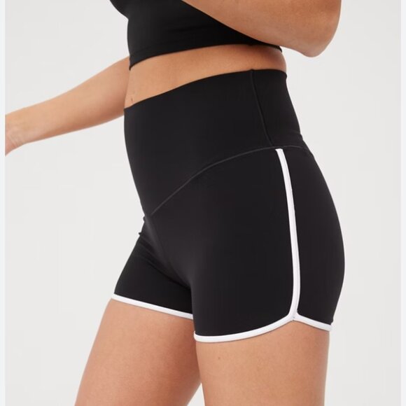 🆕️NWT OFFLINE Aerie Real Me 3" Bike Short in 'True Black', Size Medium - Picture 1 of 6
